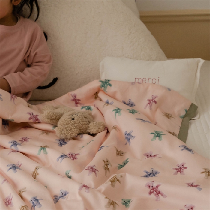 91家纺网 家纺一手货源 找家纺 汇庭 2022新款60sA类长绒棉大豆夏被 闪闪熊