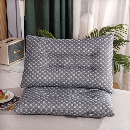 91家纺网 家纺一手货源 找家纺 2025新款水立方碎乳胶颗粒枕头成人儿童家用学生宿舍直播爆款枕,30*50cm【白色单只】,40*60cm【白色单只】,30*50cm【灰色单只】,40*60cm【灰色单只】,礼盒
