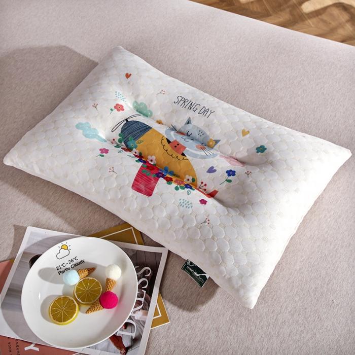 91家纺网 家纺一手货源 找家纺 2025新款卡通乳胶枕芯成人儿童碎乳胶颗粒护颈枕头