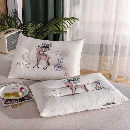 91家纺网 家纺一手货源 找家纺 2025新款卡通乳胶枕芯成人儿童碎乳胶颗粒护颈枕头