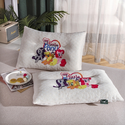 91家纺网 家纺一手货源 找家纺 2025新款卡通乳胶枕芯成人儿童碎乳胶颗粒护颈枕头