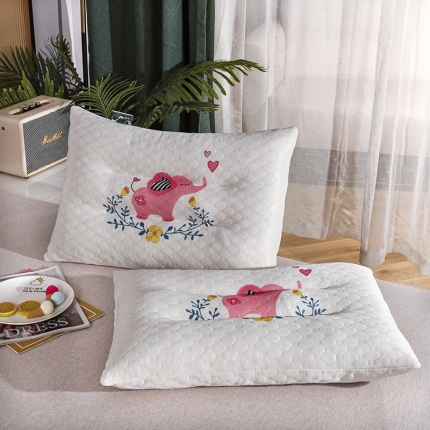 91家纺网 家纺一手货源 找家纺 2025新款卡通乳胶枕芯成人儿童碎乳胶颗粒护颈枕头