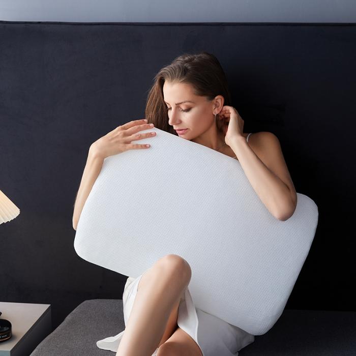 91家纺网 家纺一手货源 找家纺  4d空气纤维枕【面包枕】