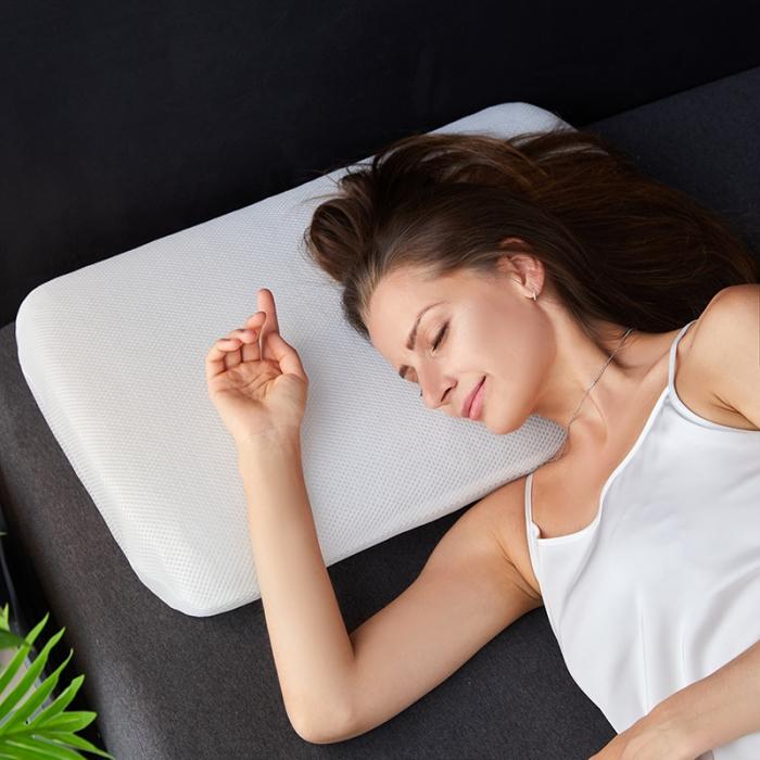 91家纺网 家纺一手货源 找家纺  4d空气纤维枕【面包枕】