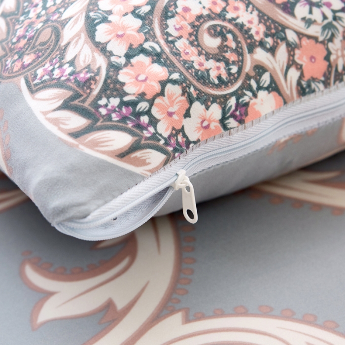 91家纺网 家纺一手货源 找家纺 逐日沙发套 2023新款牛奶丝印花沙发套 欧式花灰色