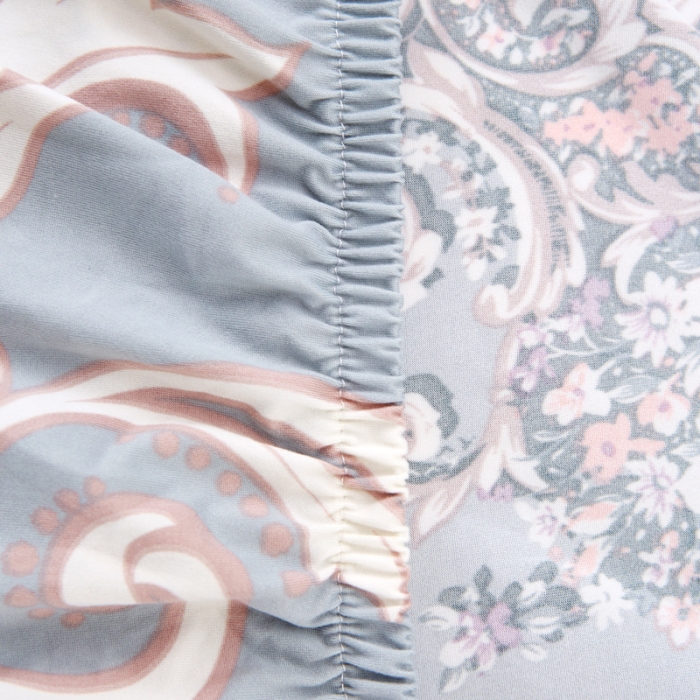 91家纺网 家纺一手货源 找家纺 逐日沙发套 2023新款牛奶丝印花沙发套 欧式花灰色