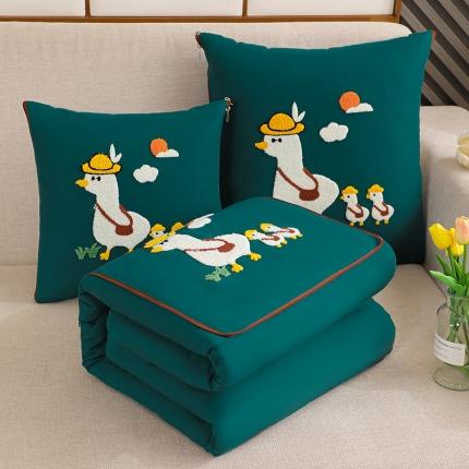 91家纺网 家纺一手货源 找家纺 宝马家纺 2022新款上学鸭毛巾绣抱枕被四季款 墨绿