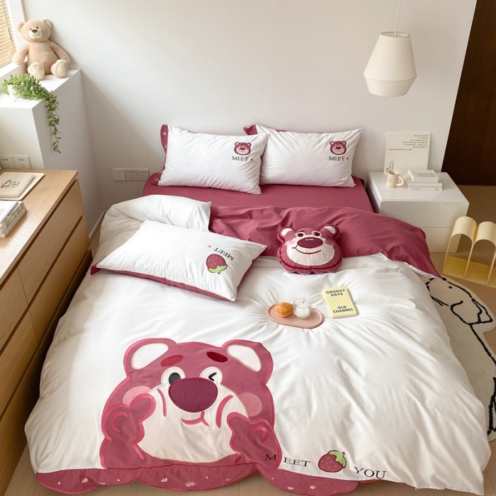 91家纺网 家纺一手货源 找家纺 朗莎 2022新款全棉水洗棉迪士尼系列四件套 草莓熊