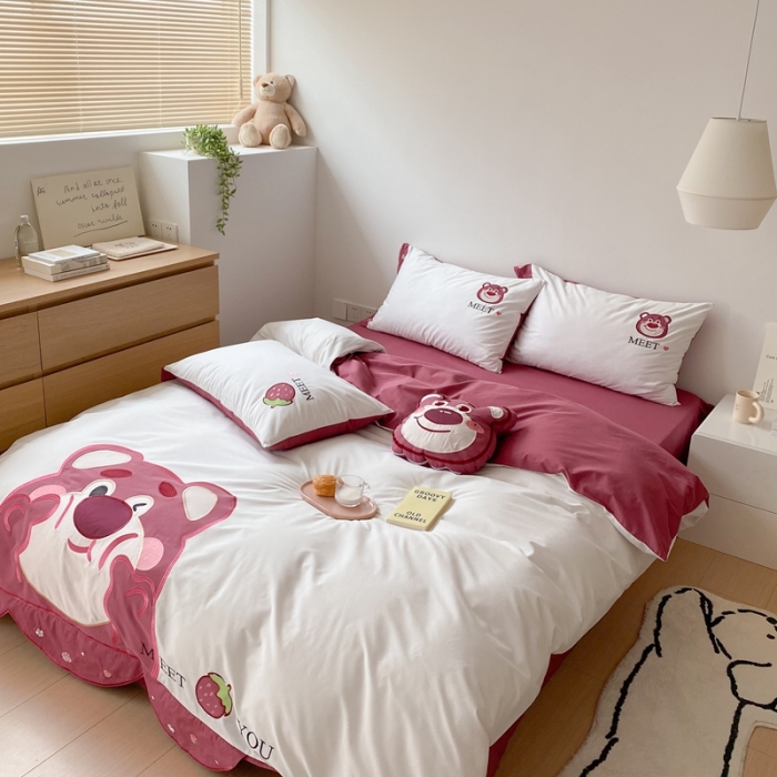 91家纺网 家纺一手货源 找家纺 朗莎 2022新款全棉水洗棉迪士尼系列四件套 草莓熊