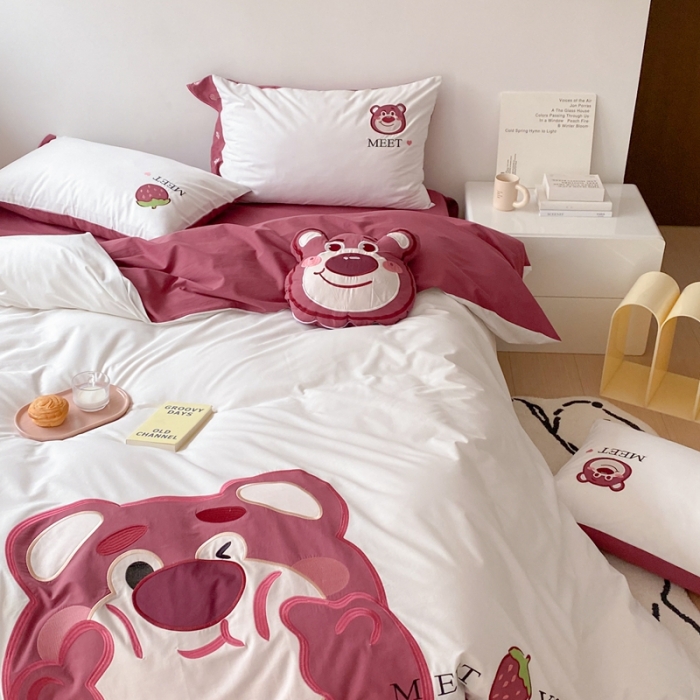 91家纺网 家纺一手货源 找家纺 朗莎 2022新款全棉水洗棉迪士尼系列四件套 草莓熊