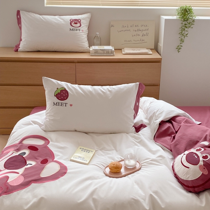 91家纺网 家纺一手货源 找家纺 朗莎 2022新款全棉水洗棉迪士尼系列四件套 草莓熊