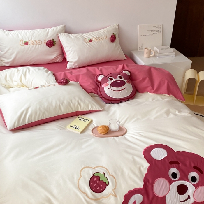91家纺网 家纺一手货源 找家纺 朗莎 2022新款全棉水洗棉迪士尼系列四件套 爱心草莓熊