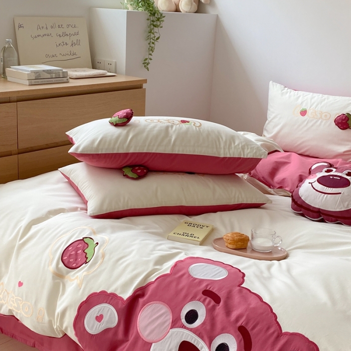 91家纺网 家纺一手货源 找家纺 朗莎 2022新款全棉水洗棉迪士尼系列四件套 爱心草莓熊