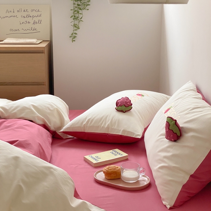 91家纺网 家纺一手货源 找家纺 朗莎 2022新款全棉水洗棉迪士尼系列四件套 爱心草莓熊