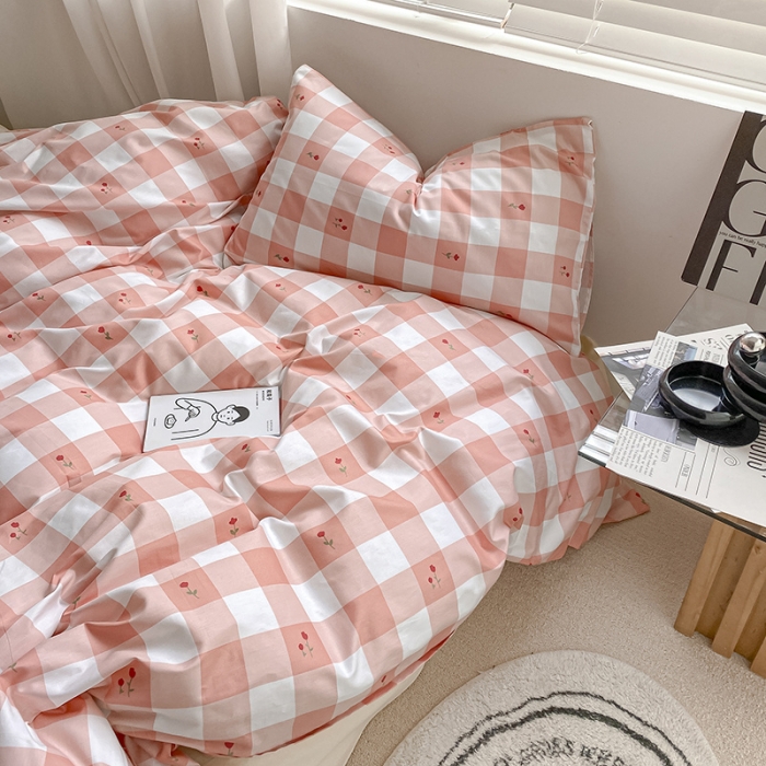 91家纺网 家纺一手货源 找家纺 雅居纺 2022新款全棉13070印花小清新四件套 格子小红花