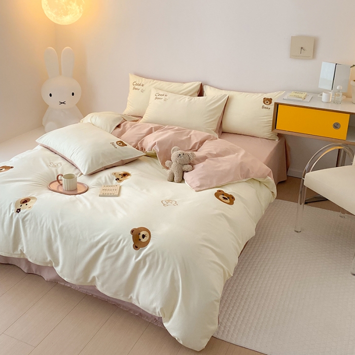 91家纺网 家纺一手货源 找家纺 沐棉 2022新款13376全棉刺绣四件套 饼干熊-米