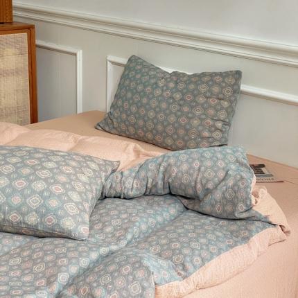 91家纺网 家纺一手货源 找家纺 艾咪 新款复古少女风全棉双层纱色织提花四件套 安娜-灰