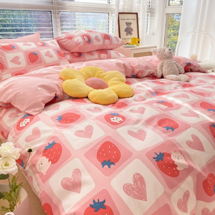 91家纺网 家纺一手货源 找家纺 金丝鸟家纺 2022新款全棉四件套 草莓牛奶