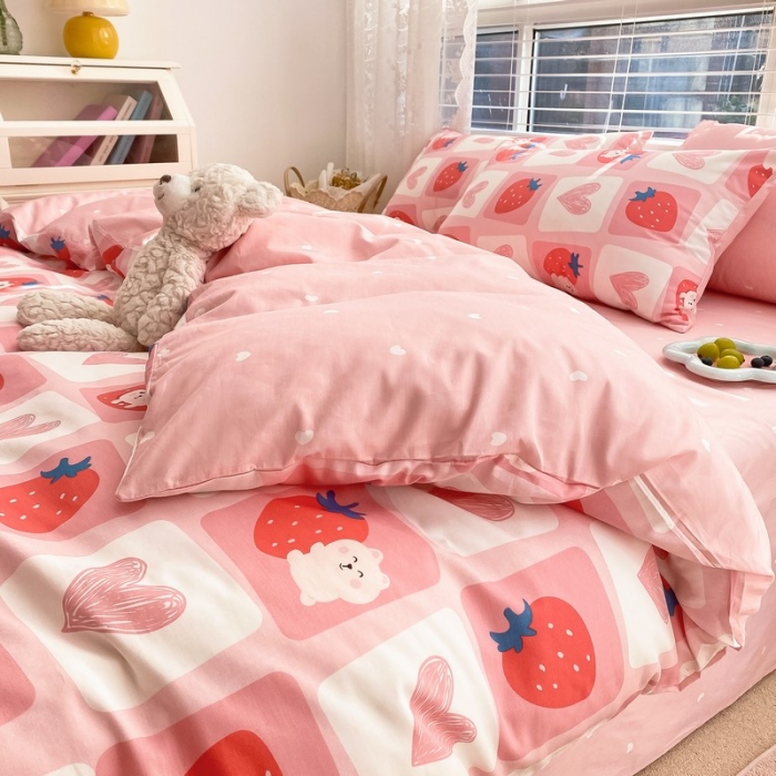 91家纺网 家纺一手货源 找家纺 金丝鸟家纺 2022新款全棉四件套 草莓牛奶