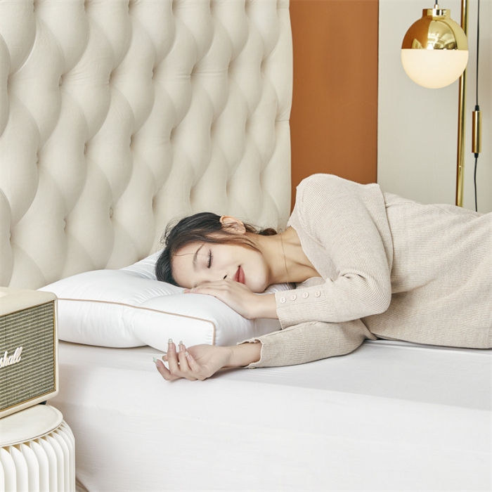 91家纺网 家纺一手货源 找家纺 星芯合家纺 2024新款柔赛丝护颈枕 白色(41*67cm+7cm)