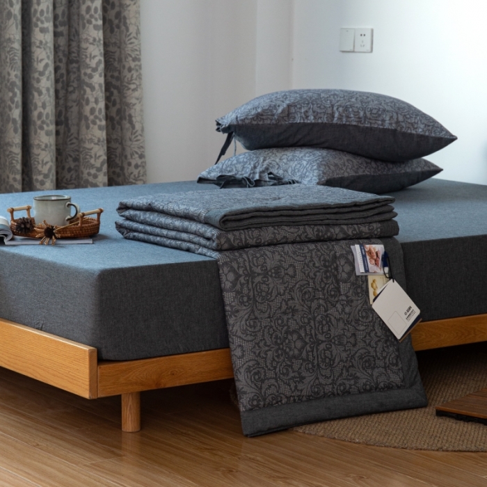 91家纺网 家纺一手货源 找家纺 安莱生活 2022新款高端双层纱华夫格色织大提花夏被 华夫格深灰