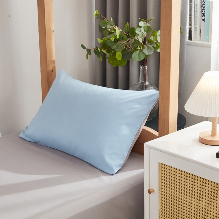 91家纺网 家纺一手货源 找家纺 啊雅家居 2025新款ins简约纯色磨毛枕套一对 天空兰加浅灰