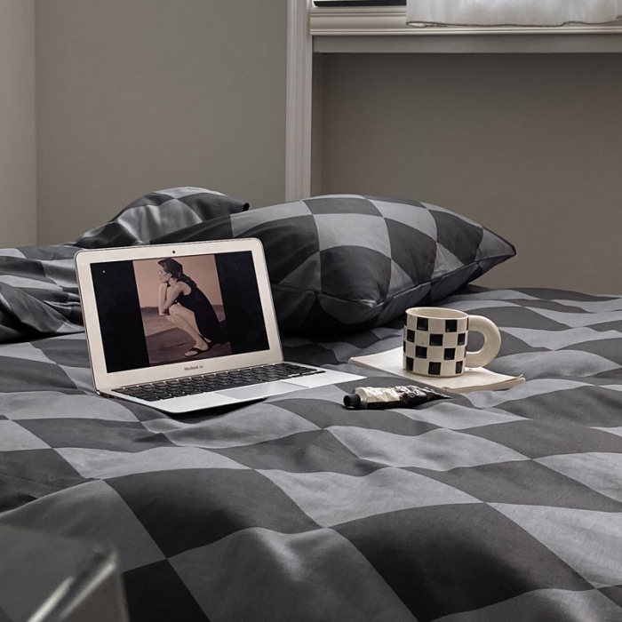 91家纺网 家纺一手货源 找家纺 艾沁 2022新款全棉简约风四件套 菱格-黑