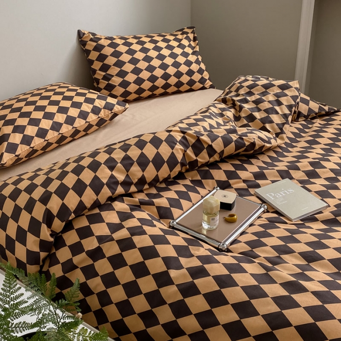 91家纺网 家纺一手货源 找家纺 艾沁 2022新款全棉简约风四件套 菱格-咖