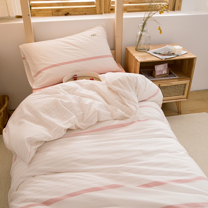 91家纺网 家纺一手货源 找家纺 柠萌 新款A类全棉色织水洗棉学生上下铺全棉三件套 粉白细条