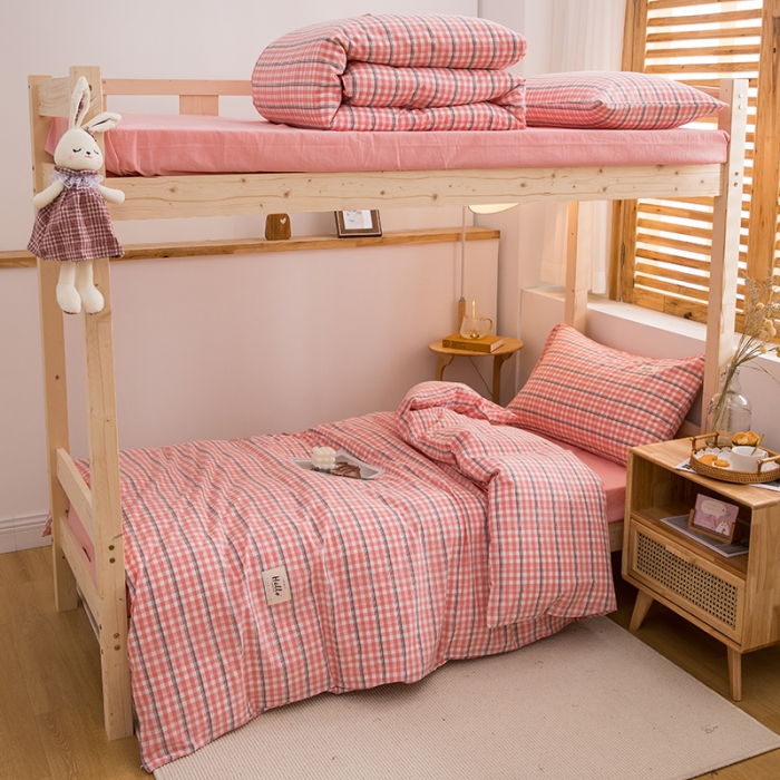 91家纺网 家纺一手货源 找家纺 柠萌 新款A类全棉色织水洗棉学生上下铺全棉三件套 粉灰小格