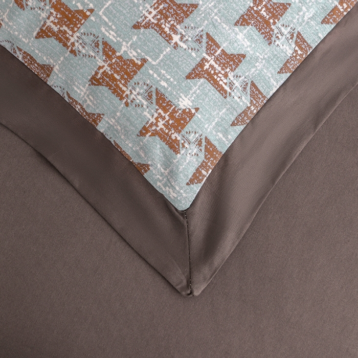 91家纺网 家纺一手货源 找家纺 花言狐语2025新款全棉色布13372拼角工艺款四件套 胧月