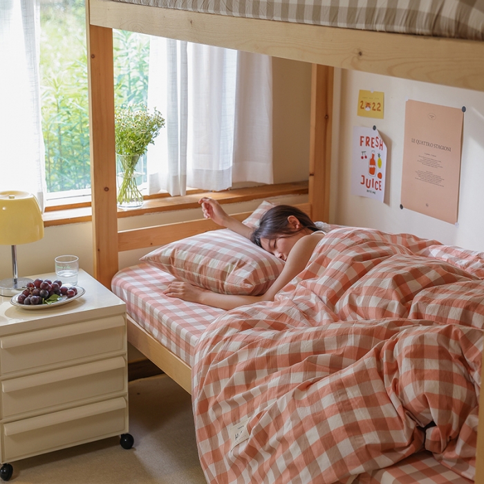 91家纺网 家纺一手货源 找家纺 寐眠 2022新款色织水洗棉学生三件套套件 粉中格