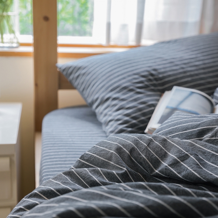 91家纺网 家纺一手货源 找家纺 寐眠 2022新款色织水洗棉学生三件套套件 灰细条