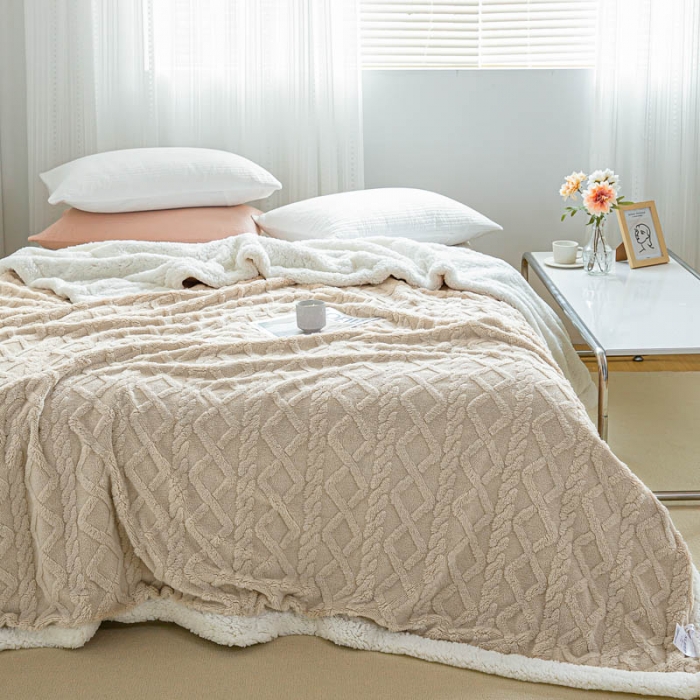 91家纺网 家纺一手货源 找家纺 羋多 2023年新款AB版提花塔芙绒羊羔绒毯子舒棉绒毛毯 卡其-白