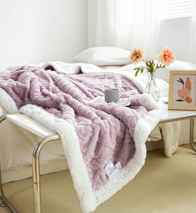 91家纺网 家纺一手货源 找家纺 羋多 2023年新款AB版提花塔芙绒羊羔绒毯子舒棉绒毛毯 优雅紫-白
