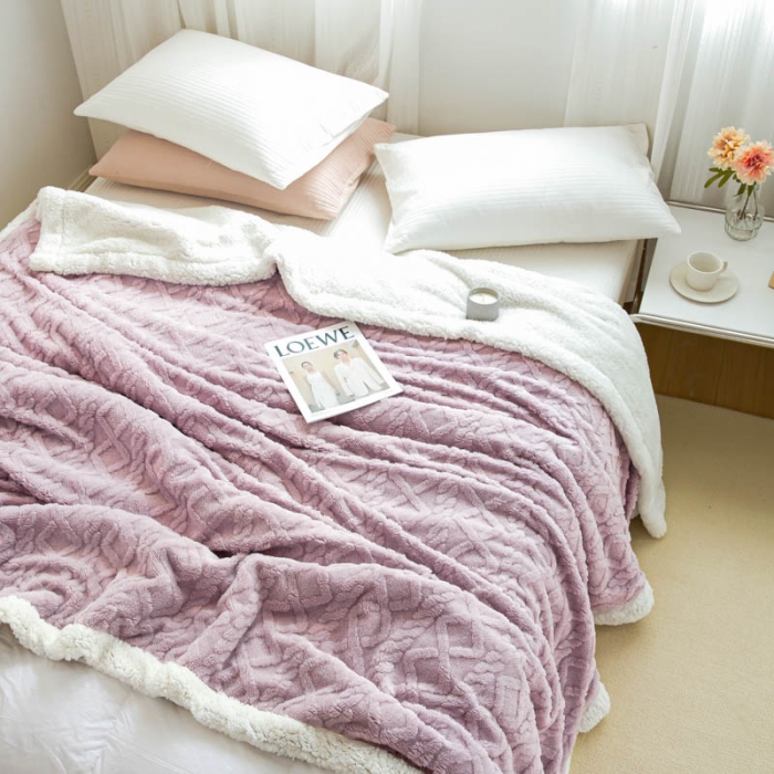 91家纺网 家纺一手货源 找家纺 羋多 2023年新款AB版提花塔芙绒羊羔绒毯子舒棉绒毛毯 优雅紫-白