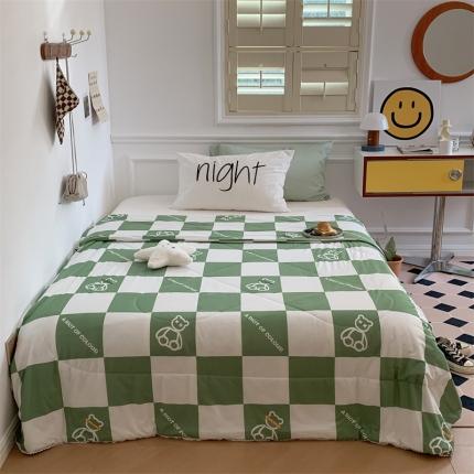 91家纺网 家纺一手货源 找家纺 顾里家纺 2022新款牛奶针织棉夏被-韩式场景 方块小熊绿