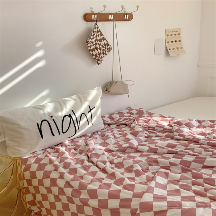 91家纺网 家纺一手货源 找家纺 顾里家纺 2022新款牛奶针织棉夏被-韩式场景 豆沙粉