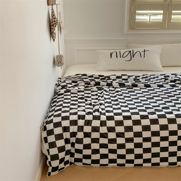 91家纺网 家纺一手货源 找家纺 顾里家纺 2022新款牛奶针织棉夏被-韩式场景 经典黑