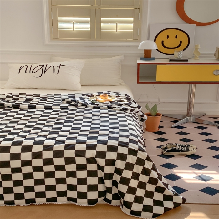 91家纺网 家纺一手货源 找家纺 顾里家纺 2022新款牛奶针织棉夏被-韩式场景 经典黑