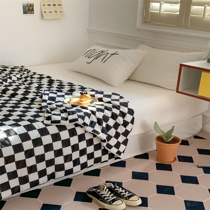 91家纺网 家纺一手货源 找家纺 顾里家纺 2022新款牛奶针织棉夏被-韩式场景 经典黑