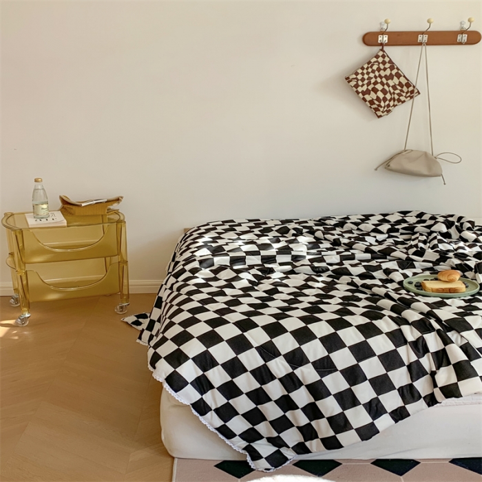 91家纺网 家纺一手货源 找家纺 顾里家纺 2022新款牛奶针织棉夏被-韩式场景 经典黑