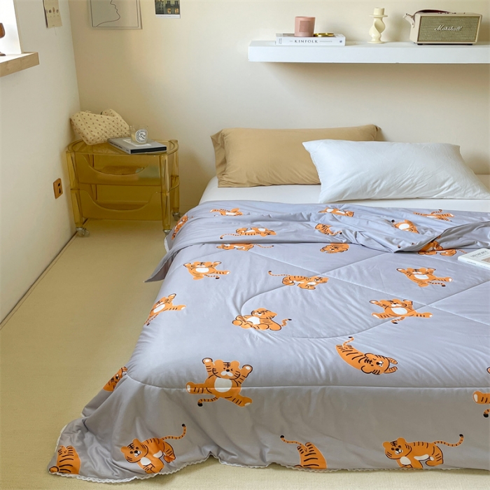 91家纺网 家纺一手货源 找家纺 顾里家纺 2022新款牛奶针织棉夏被-韩式场景 ins虎灰