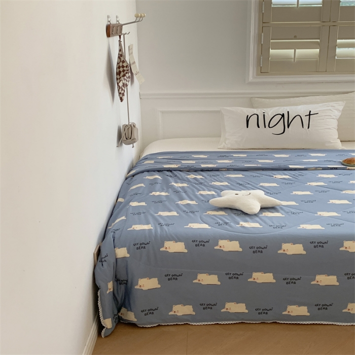 91家纺网 家纺一手货源 找家纺 顾里家纺 2022新款牛奶针织棉夏被-韩式场景 Q比熊蓝