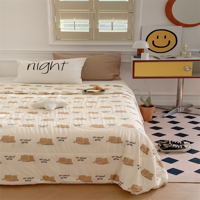 91家纺网 家纺一手货源 找家纺 顾里家纺 2022新款牛奶针织棉夏被-韩式场景 Q比熊米