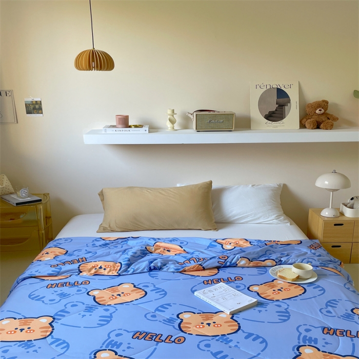 91家纺网 家纺一手货源 找家纺 顾里家纺 2022新款牛奶针织棉夏被-韩式场景 可爱老虎蓝