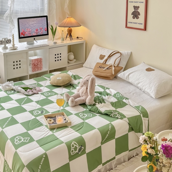 91家纺网 家纺一手货源 找家纺 顾里家纺 2022新款牛奶针织棉夏被-实拍 方块小熊绿