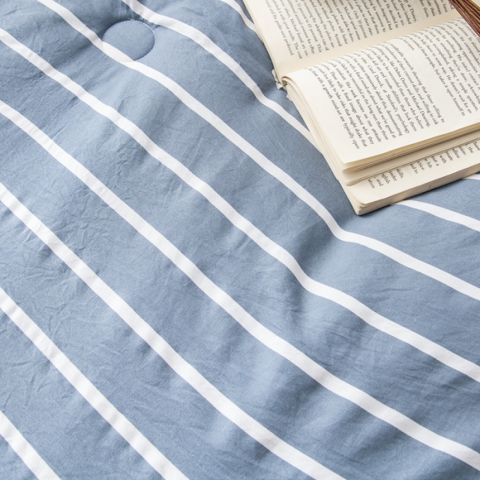 91家纺网 家纺一手货源 找家纺 森林人 2022新款A类水洗棉立体大豆被-印花 条纹-蓝