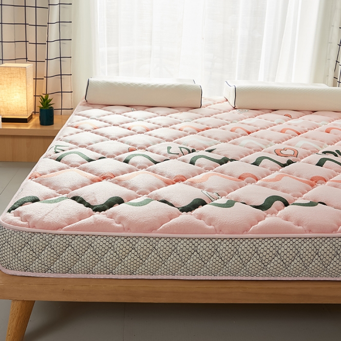 91家纺网 家纺一手货源 找家纺 优莱床垫 2024新款乳胶记忆棉床垫 水晶绒少女粉立体