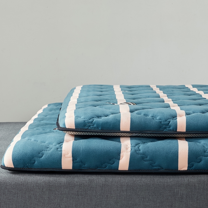 91家纺网 家纺一手货源 找家纺 优莱床垫 2024新款乳胶记忆棉床垫 水晶绒雨叶单边